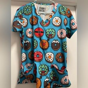 Buttersoft XS Scrub top - Christmas donuts!